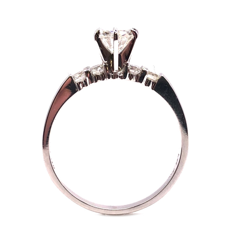 Round Diamond Engagement Ring