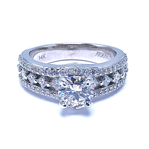 Round Diamond Engagement Ring
