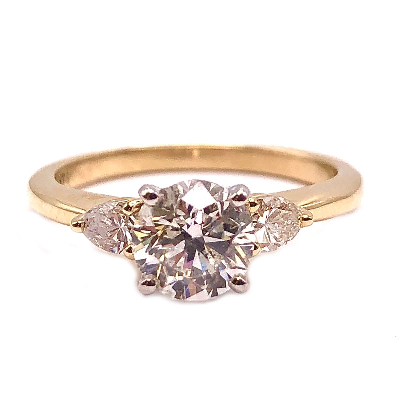 Round Diamond Engagement Ring