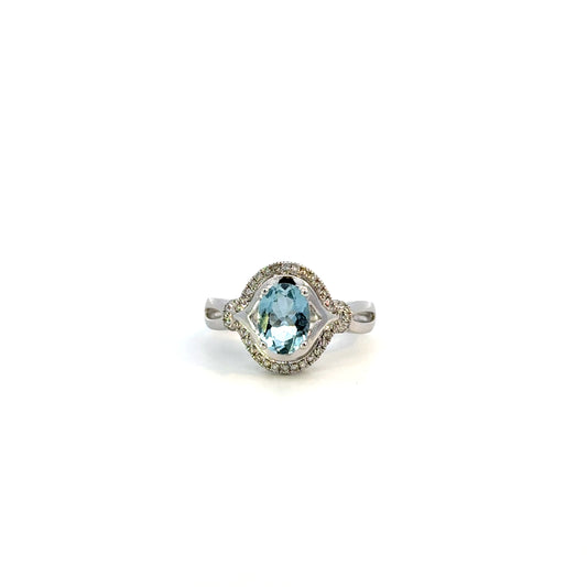 Oval Aquamarine Ring with Diamonds