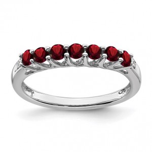 Garnet & Diamond Ring