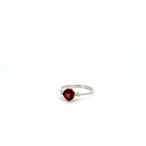 Garnet & Diamond Ring