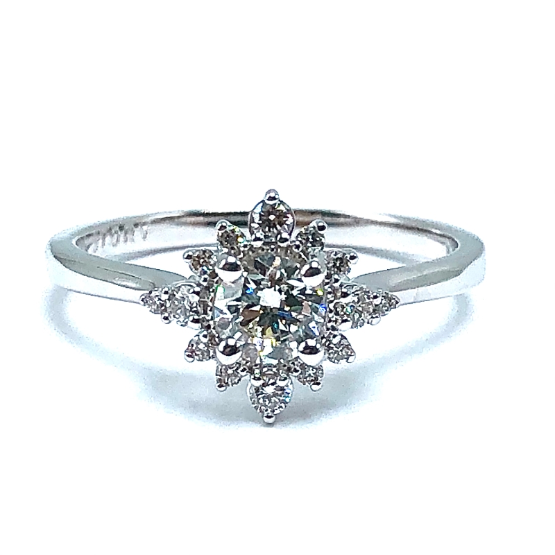 Round Diamond Engagement Ring